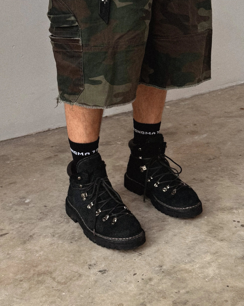TRANQUIL, black crew sock